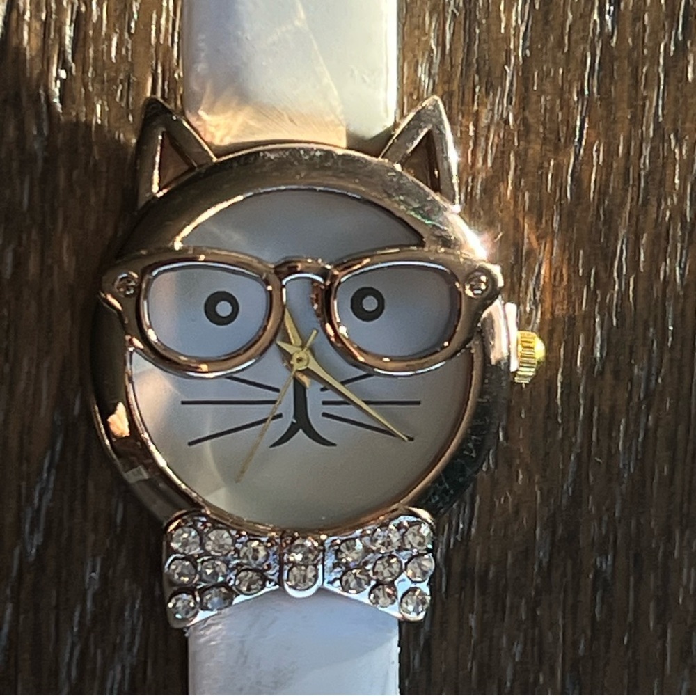 White Cat Face Crystal Bow Women's Watch